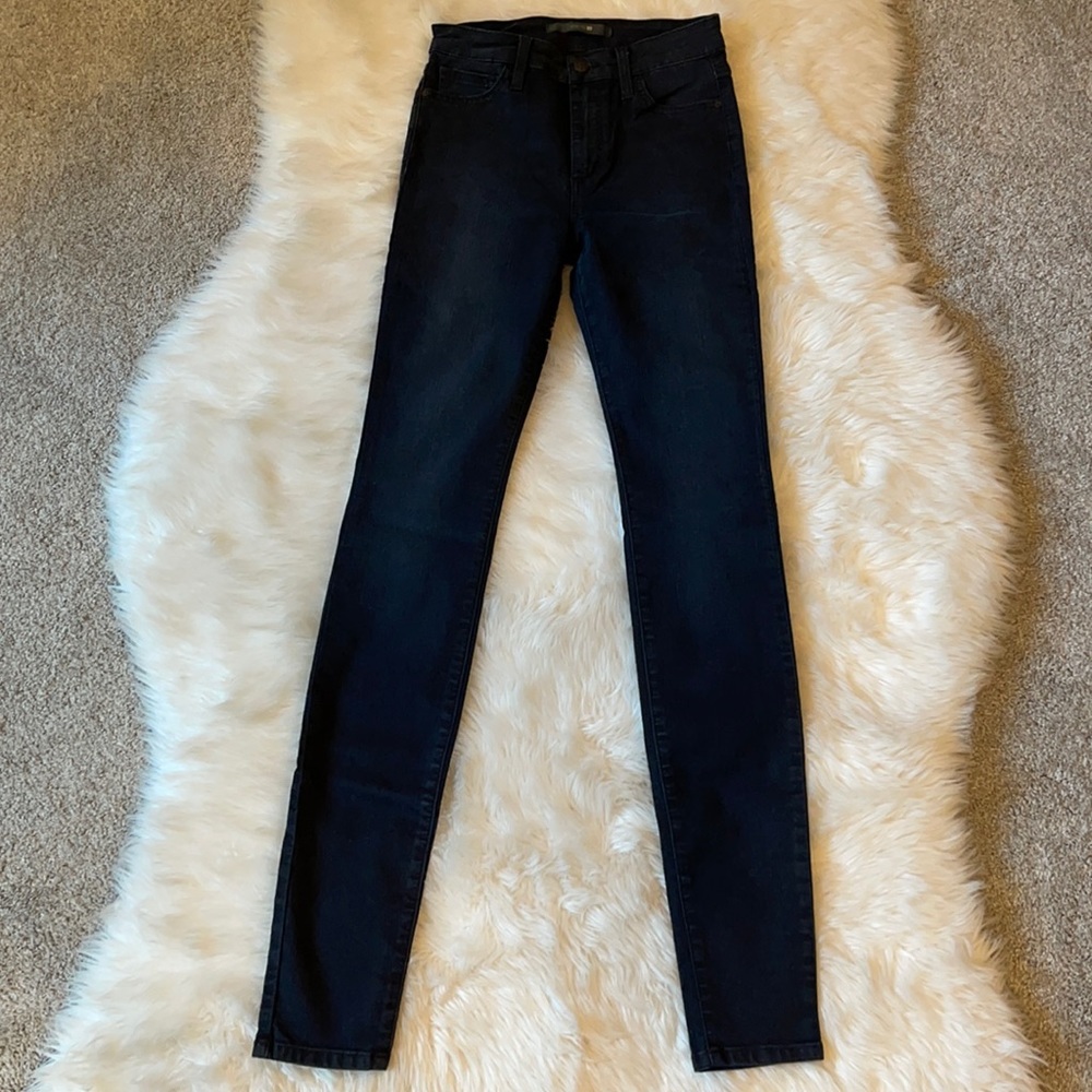 EUC size 26 Joe’s Ava High Rise Legging Jeans! 👖